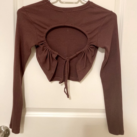 Dynamite Backless Cropped Longsleeve - Picture 2 of 3